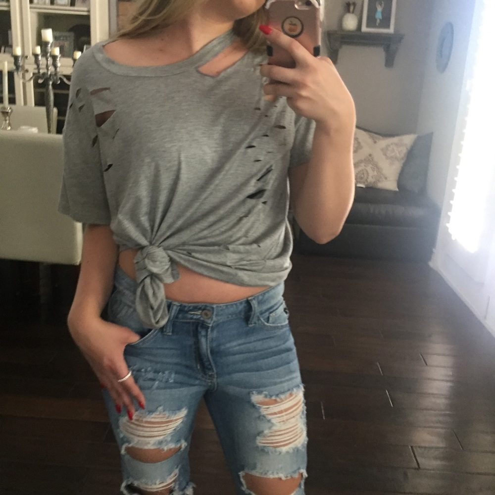 LAST//Gray Tess Distressed T-Shirt - Picture 6 of 7