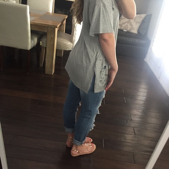 LAST//Gray Tess Distressed T-Shirt - Picture 4 of 7