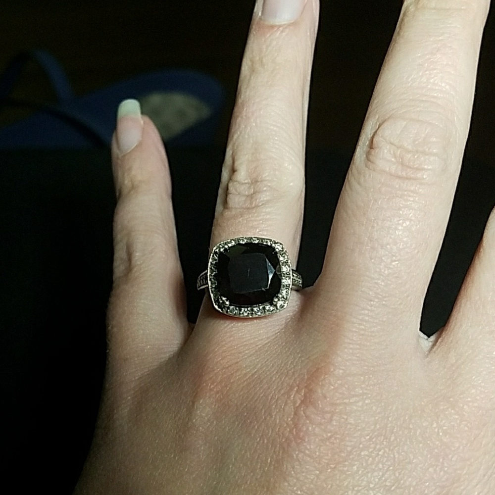 Garnett/diamond silver ring