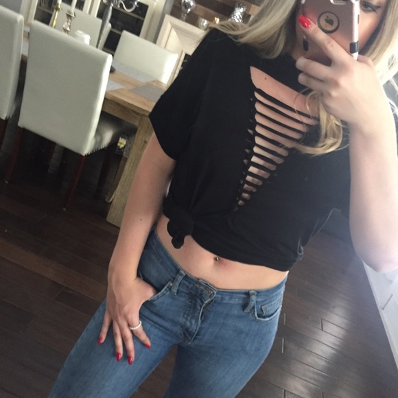 SALE⭐️LAST1•Black Stitched Tee - Picture 5 of 5