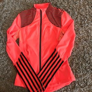 Lululemon retired forme jacket!