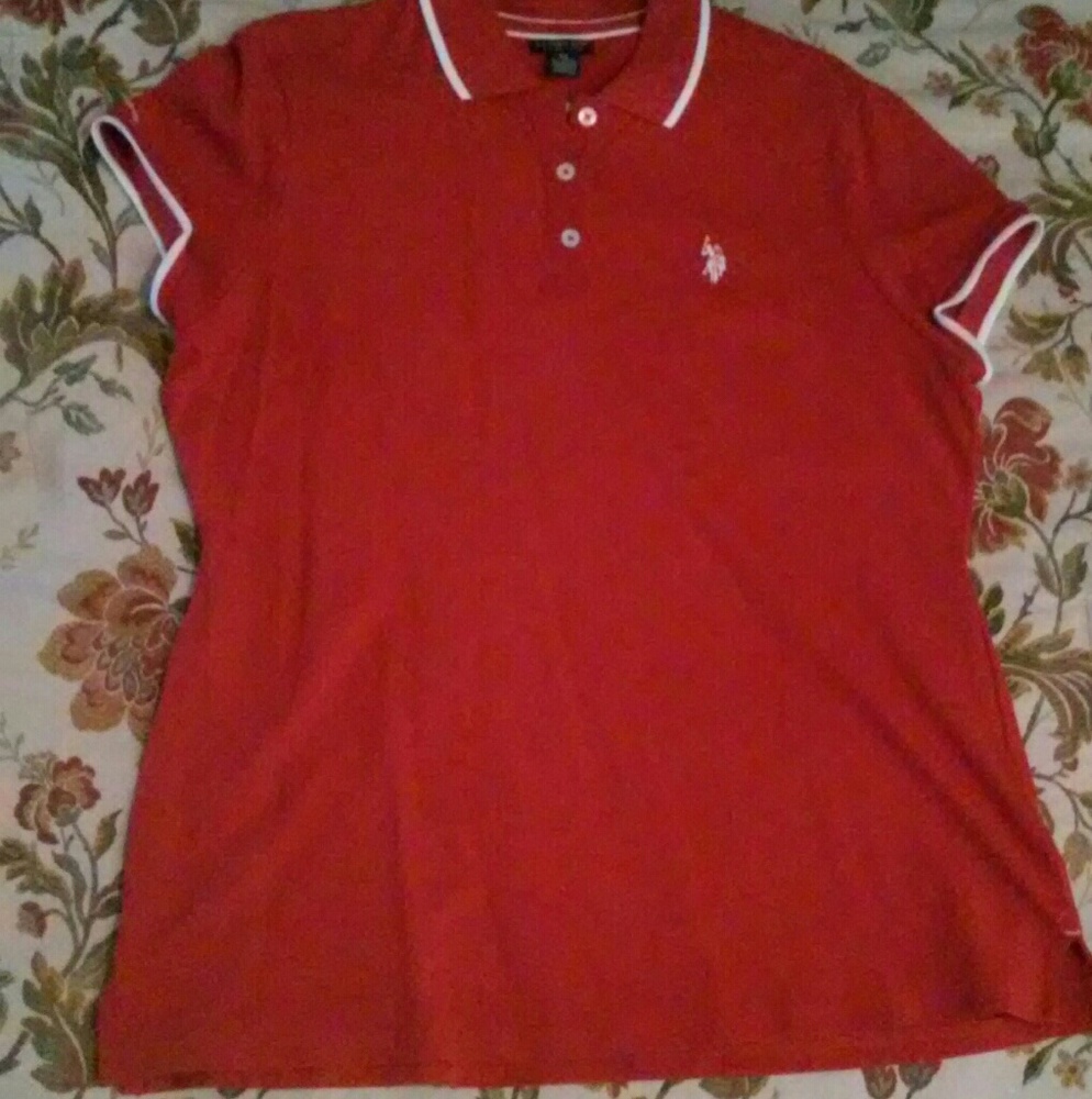 A red and white polo shirt.