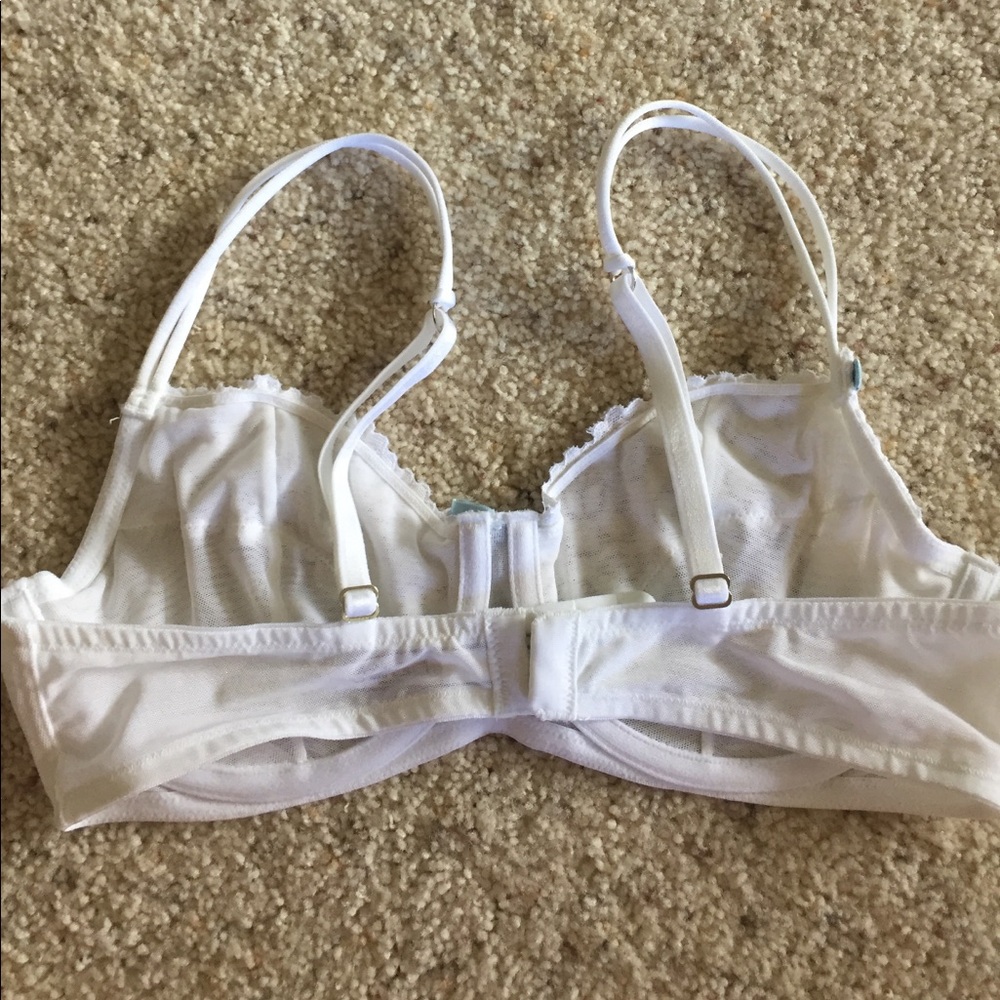 Lace bra - Picture 2 of 2