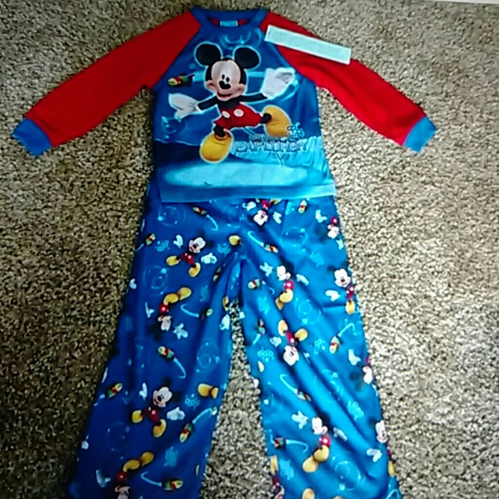 NWT Mickey Mouse Pajamas Set
