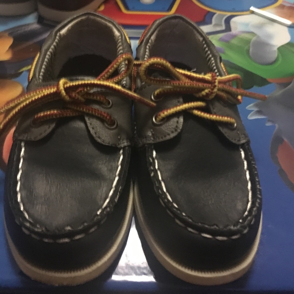 Toddler boys boat shoes