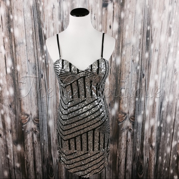 🎉CLEARANCE🎉Silver & Black Strapless Sequin Dress - Picture 2 of 6
