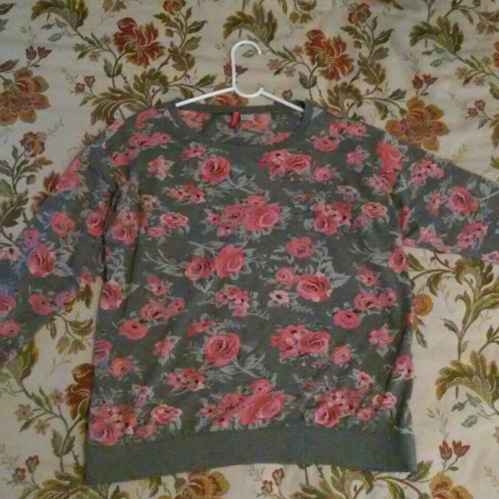 Sweatshirt from H&M.