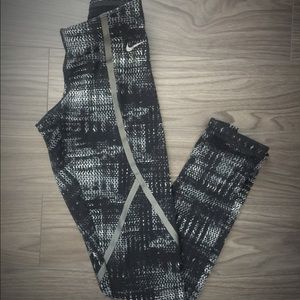 NIKE DRI-FIT LEGGINGS
