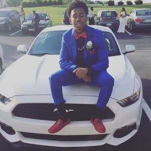 Meet your Posher, Devin