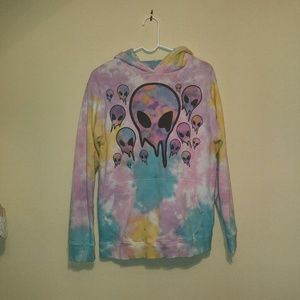 Sick alien sweatshirt . size medium but fits large