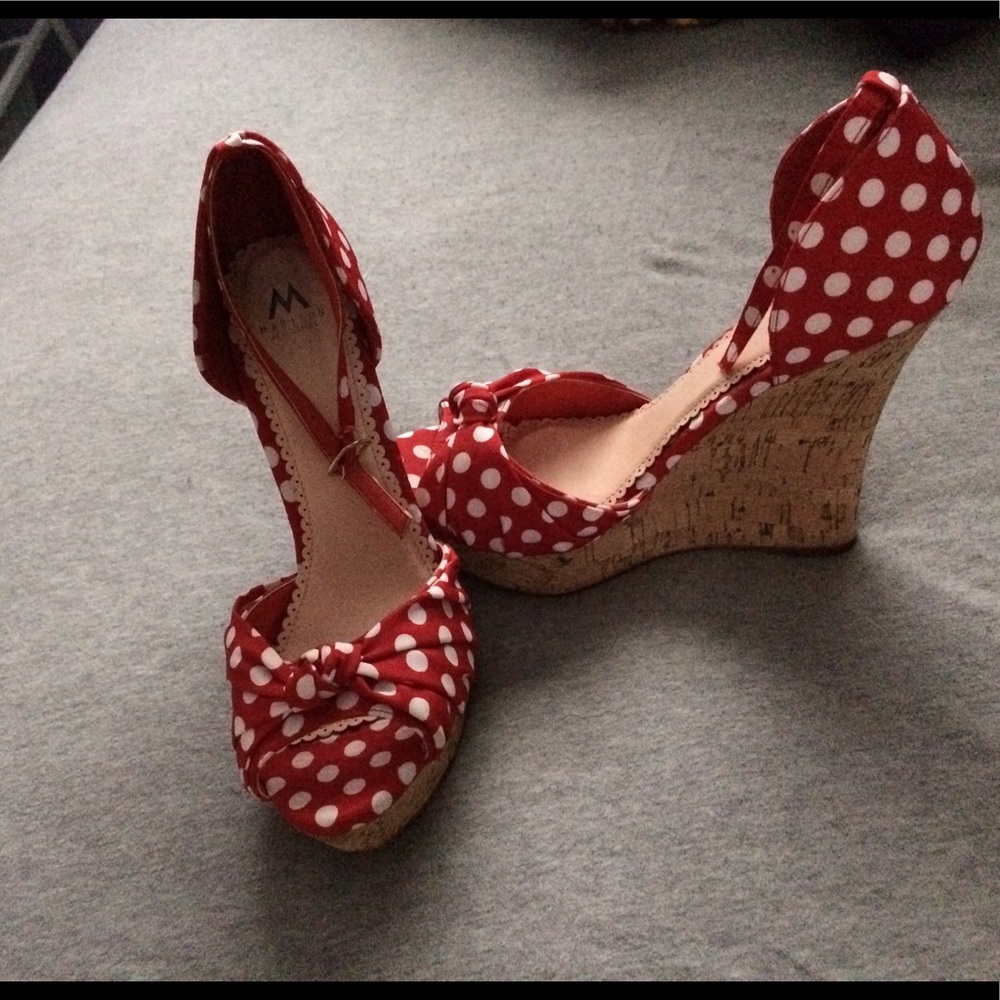 Super cute polkadot wedges