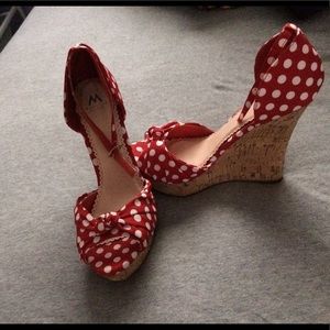 Super cute polkadot wedges