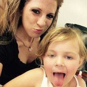 Meet your Posher, Holly