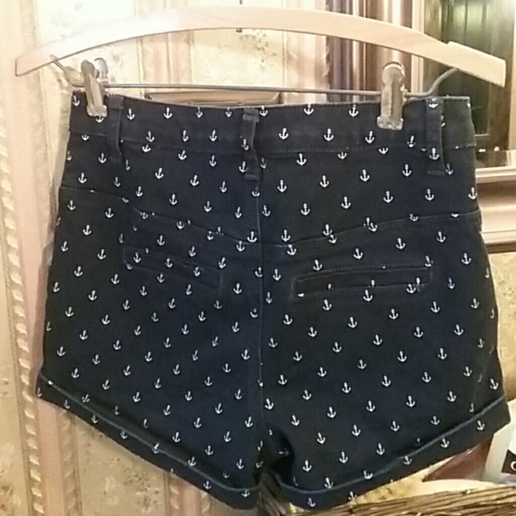 2 pairs!  Cute sailor shorts! - Picture 2 of 4