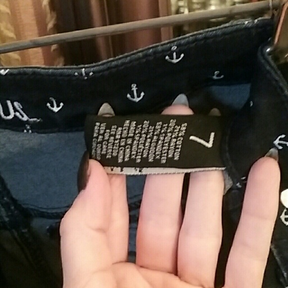 2 pairs!  Cute sailor shorts! - Picture 3 of 4