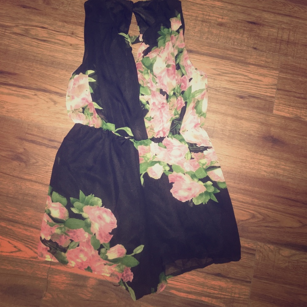 🌷"Flora" Romper - Picture 2 of 5