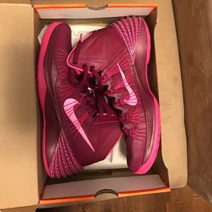 NEW Nike Hyperdunks men's size 11 NEW Nike Hyperdunks men's size 11