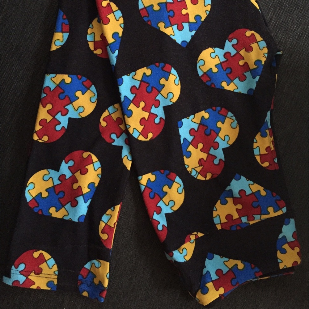Price firm- LLR heart puzzle pieces tween leggings