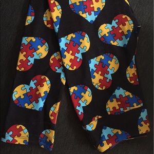 Price firm- LLR heart puzzle pieces tween leggings