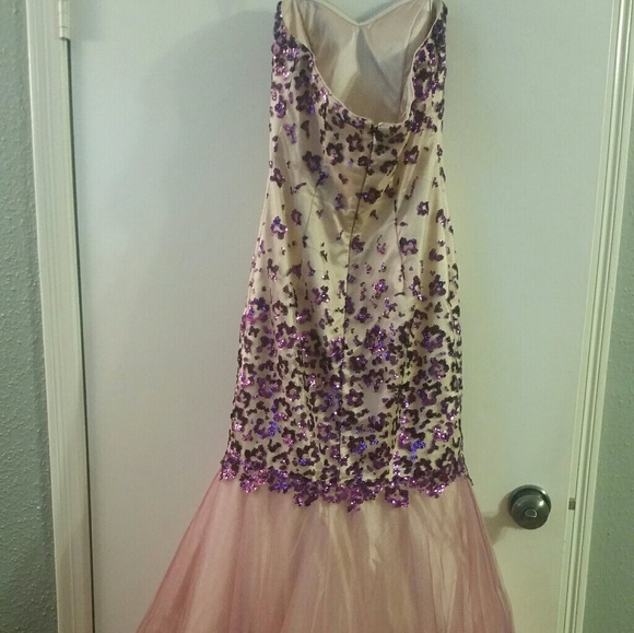 Formal Dress - Picture 4 of 5
