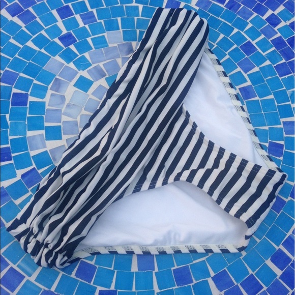 NEW!  Victoria's Secret 'Heavenly bikini' bottoms - Picture 7 of 7