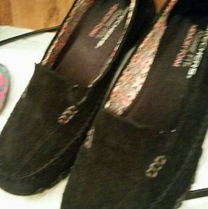 Sketcher memory foam shoes