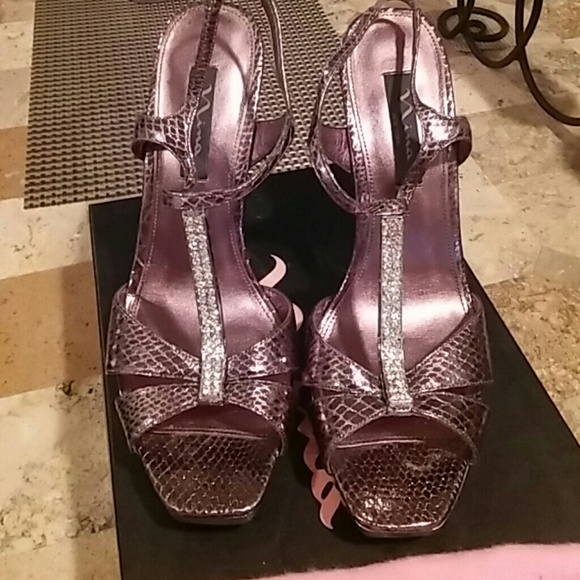 Rose bronze diamond accent stilettos - Picture 3 of 7