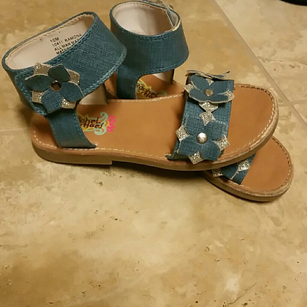 Girls sandals