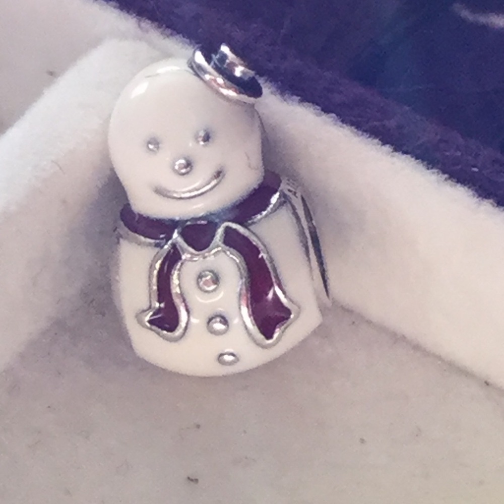 💯 % AUTHENTIC PANDORA WHITE ENAMEL SNOWMAN ⛄️