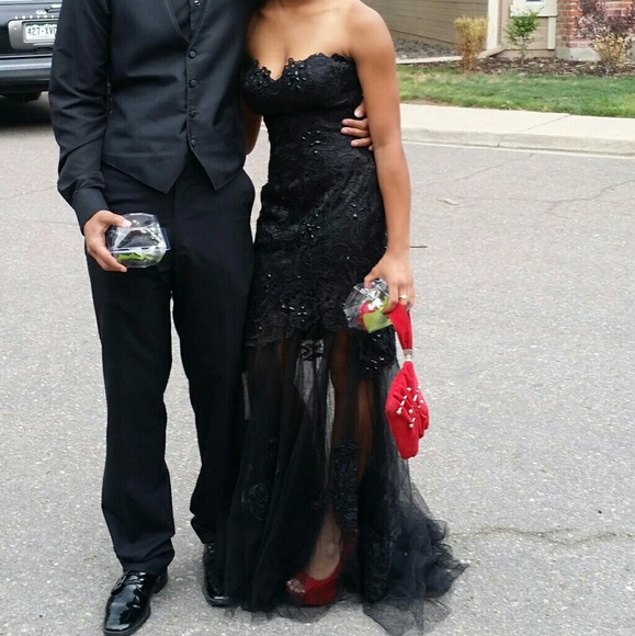 Black formal dress - Picture 3 of 4