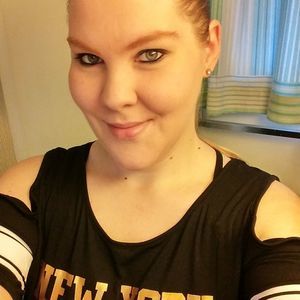 Meet your Posher, Dana