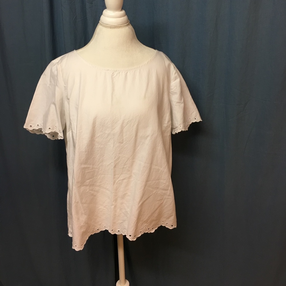 White short sleeve shirt