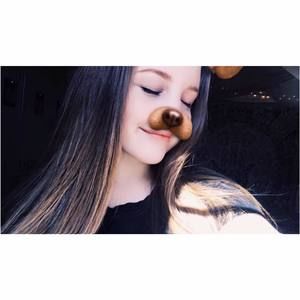 Meet your Posher, Chloe