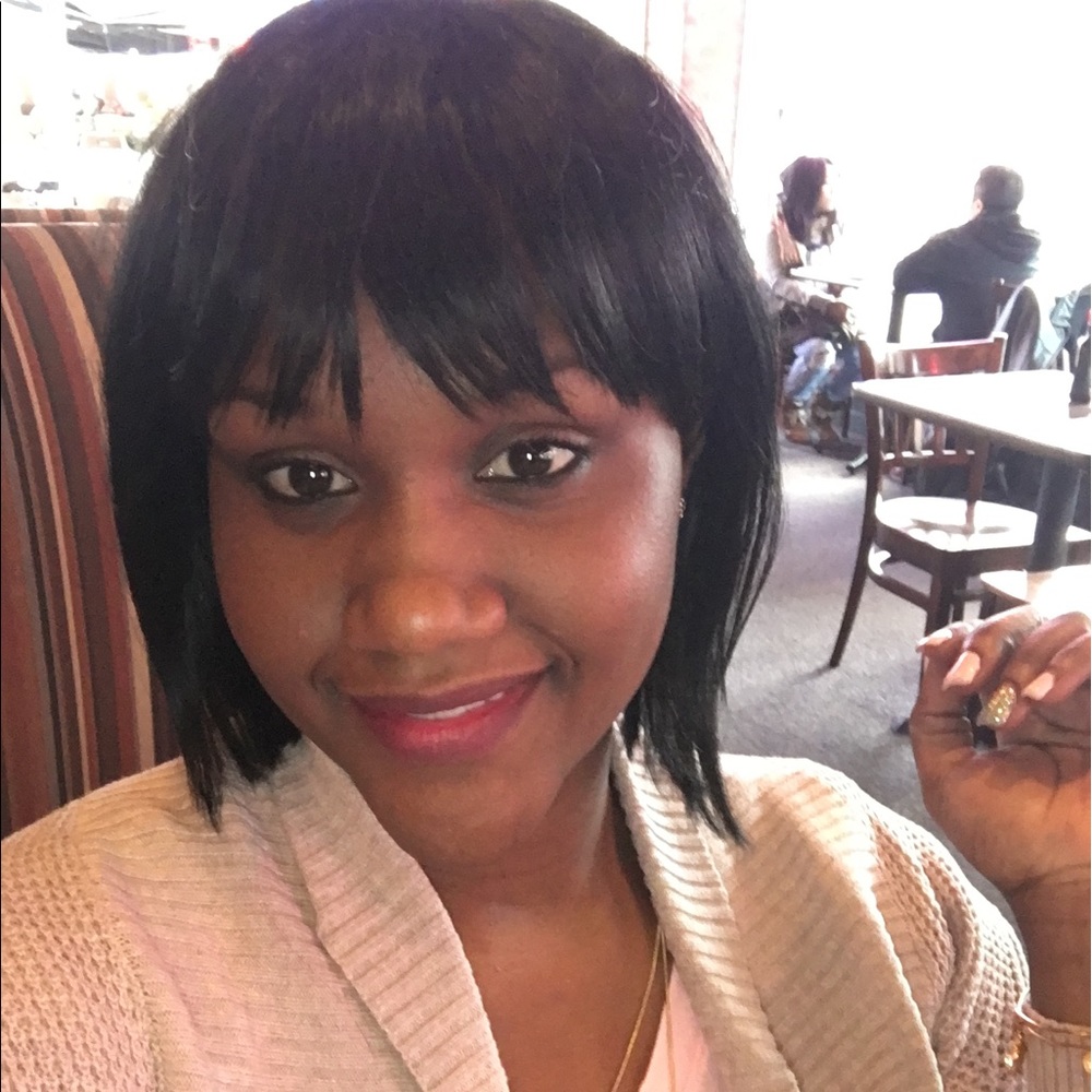 Meet your Posher, Vanessa