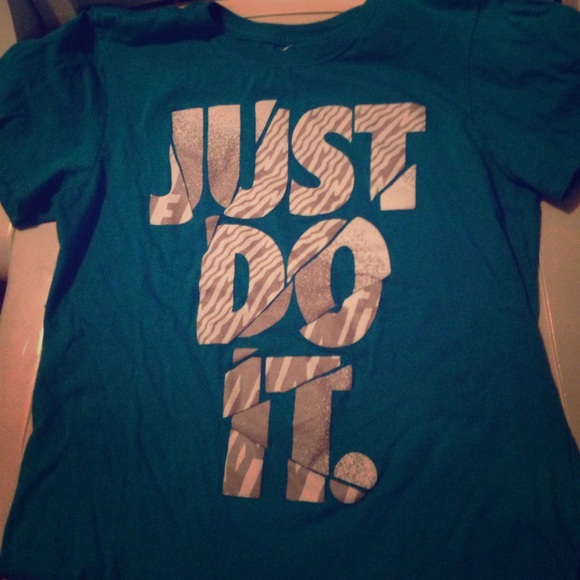 The Nike Tee - Picture 1 of 1
