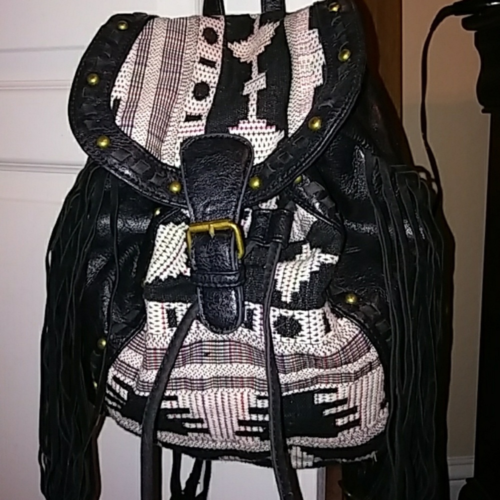 Pattern, With fringe Backpack - Picture 6 of 8