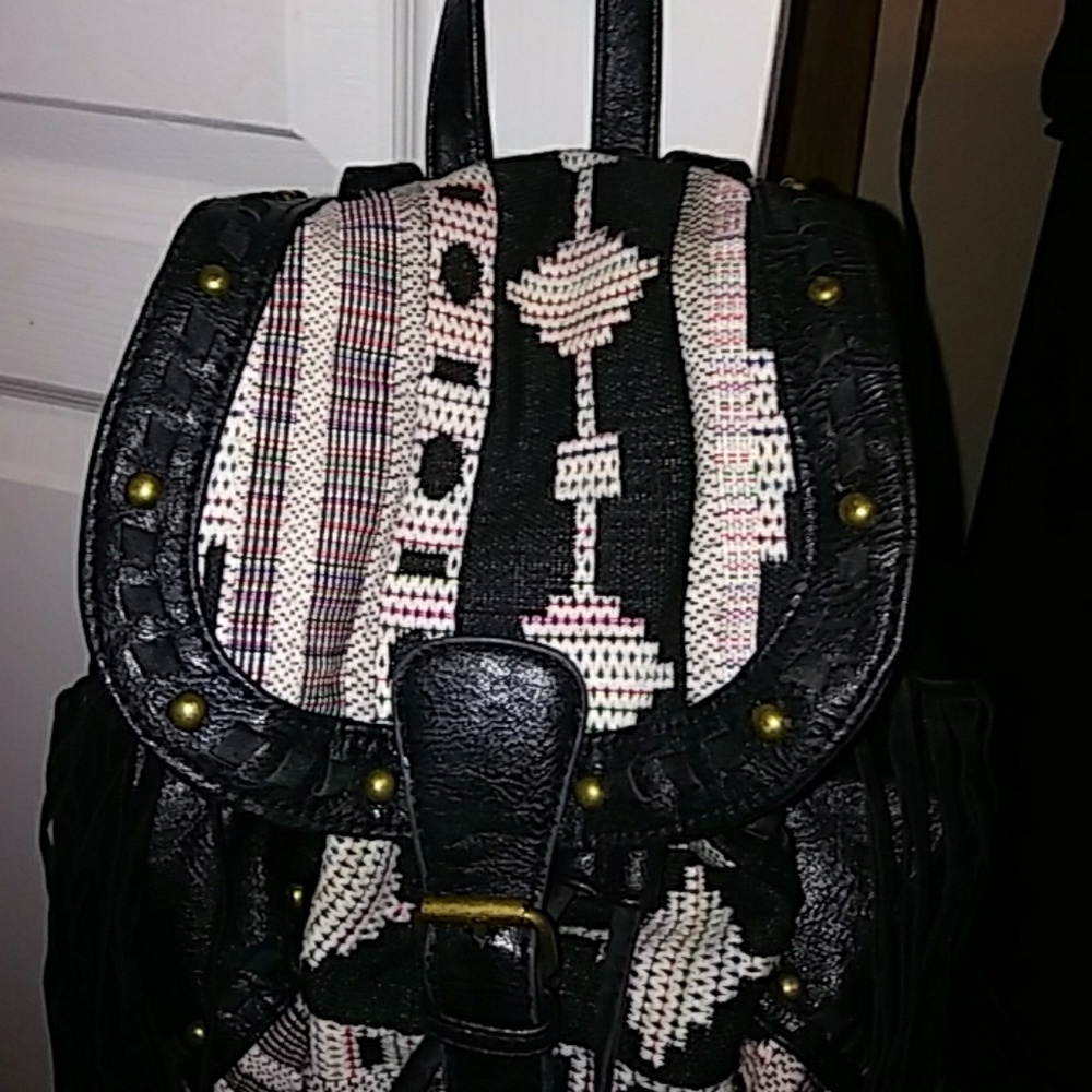 Pattern, With fringe Backpack - Picture 7 of 8