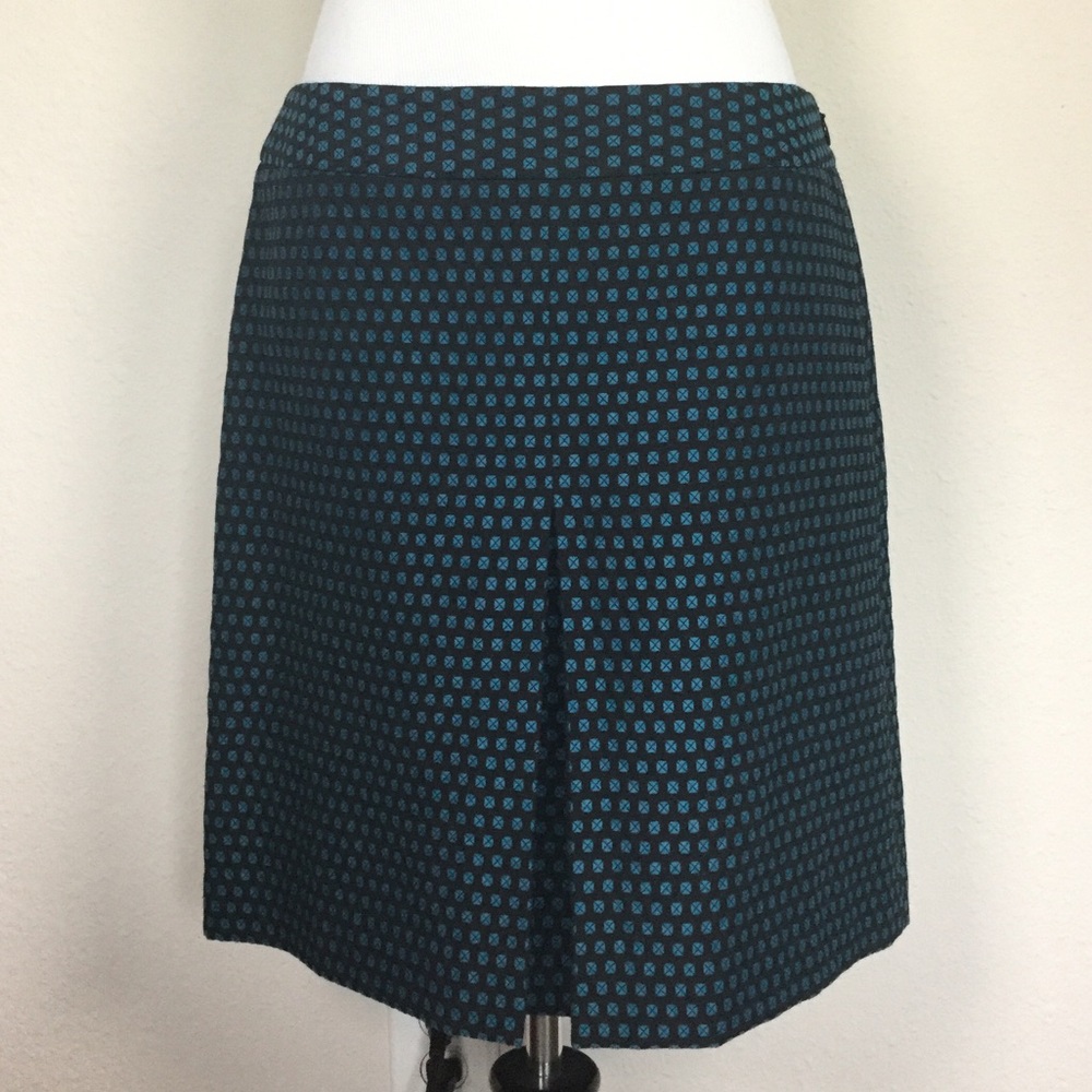 LOFT Triangle Pleat Skirt