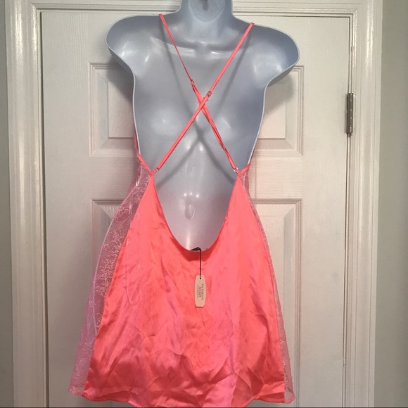 🆕 NWT Medium VS pink/coral lingerie/slip w/ lace - Picture 3 of 6
