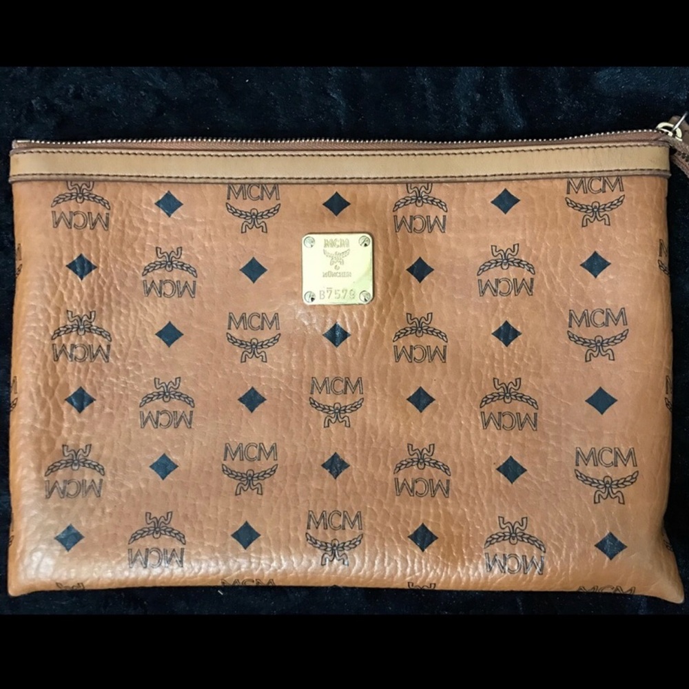 MCM 'Medium Heritage' Top Zip Pouch