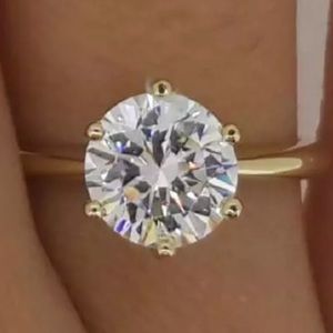 A 2 Ct Yellow Gold Vs1 F Color Diamond Solitaire