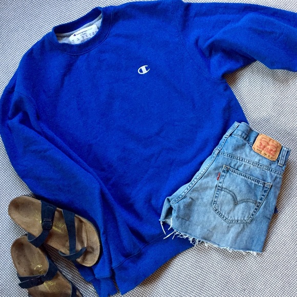 Urban Outfitters Tops - Champion logo pullover crew neck sweatshirt