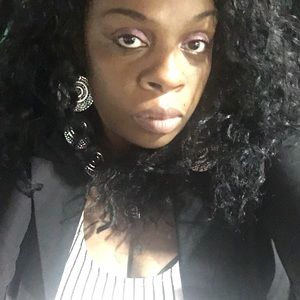 Meet your Posher, Katrenia