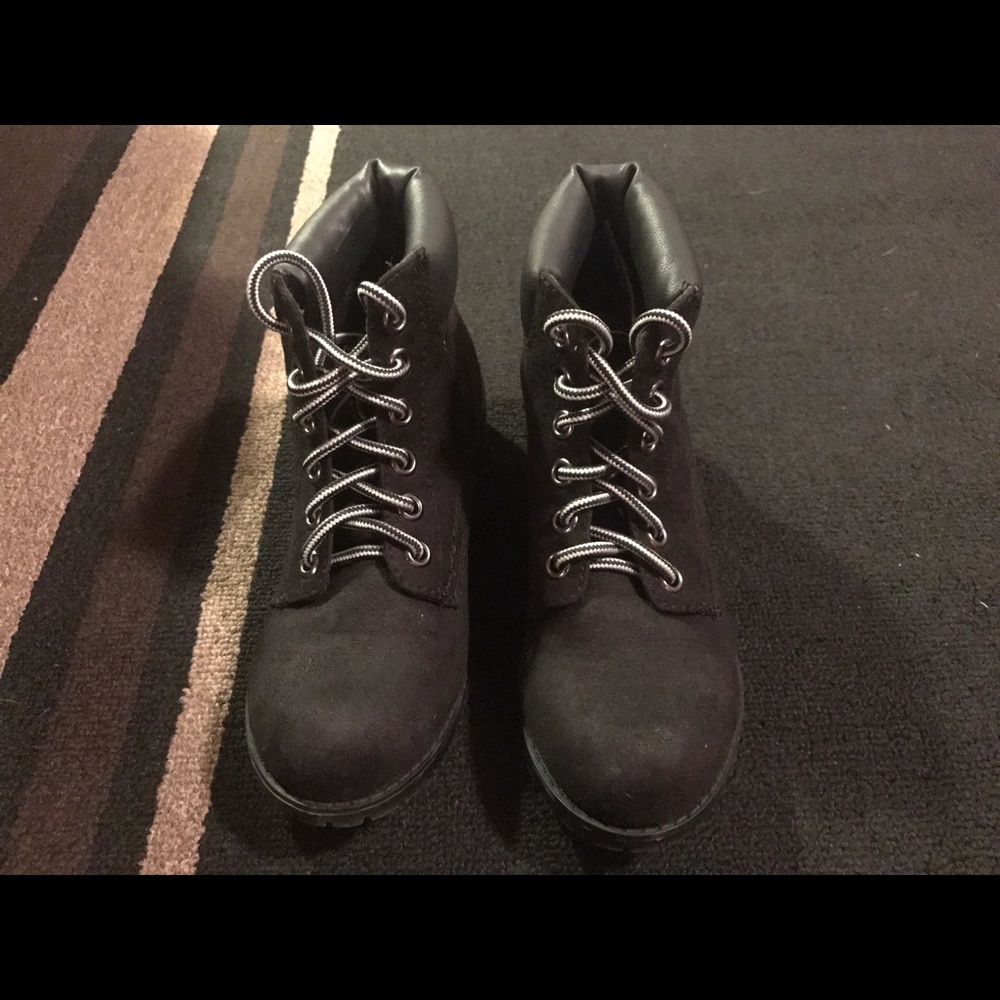 Boots - Picture 2 of 3