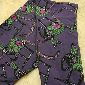 LuLaRoe Kangaroo Leggings! One Size