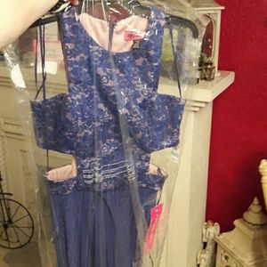 New don't need the dress