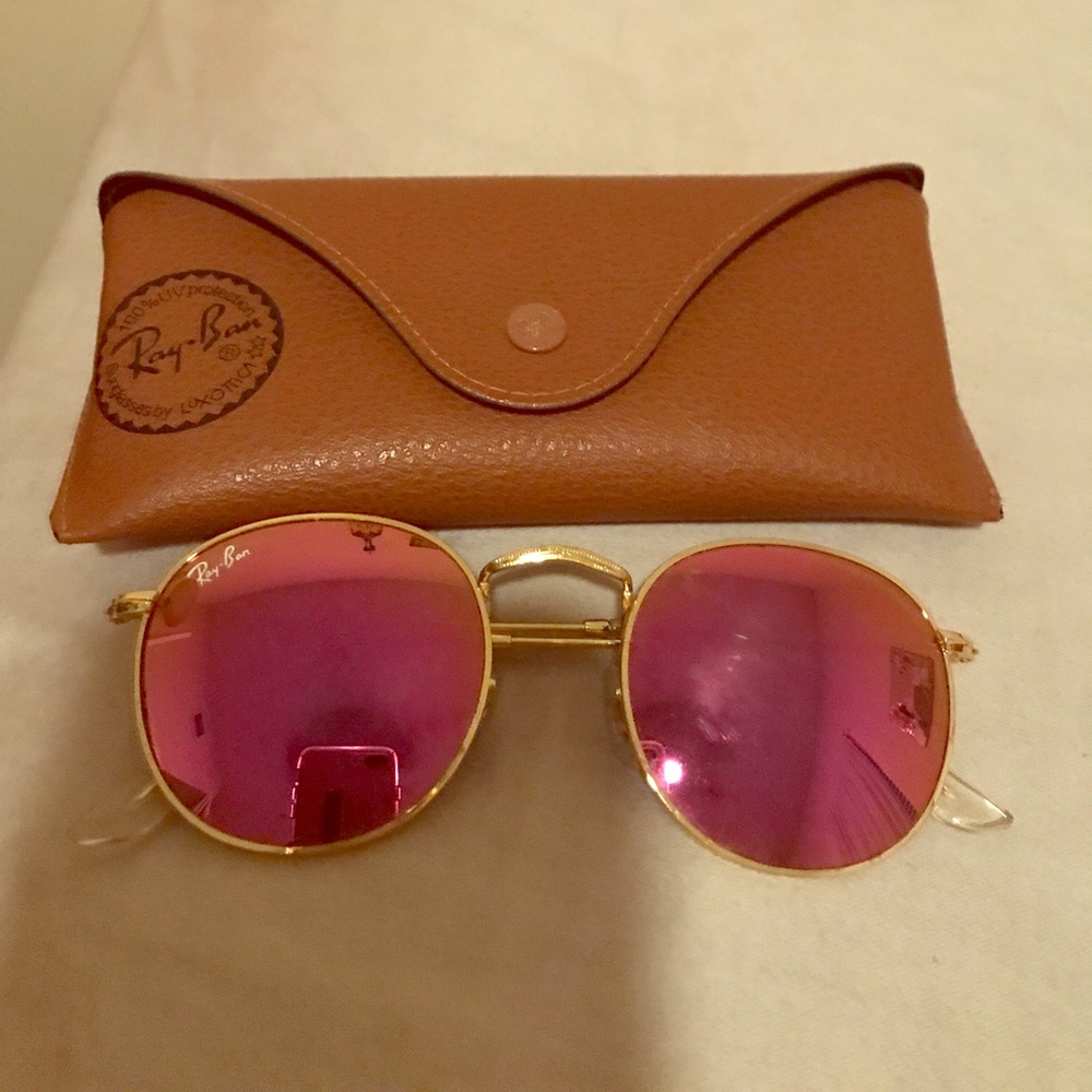 Ray-ban sunglasses in hot pink