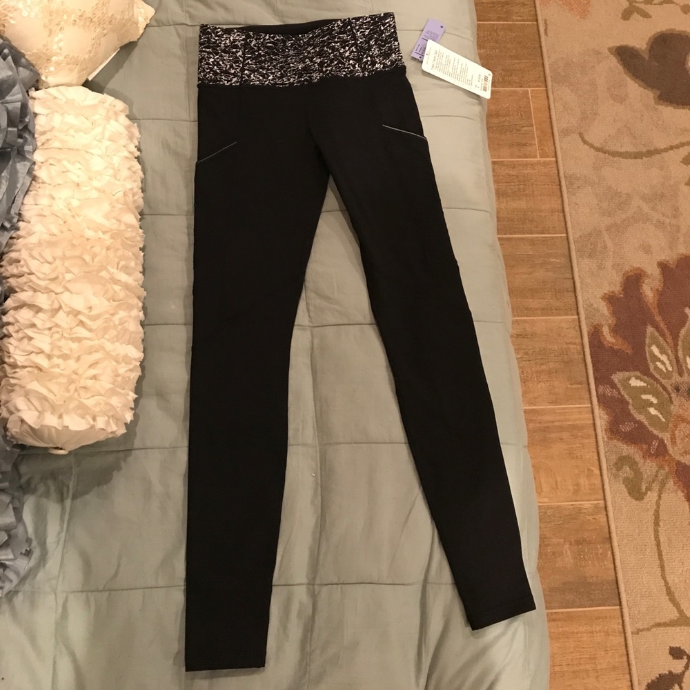 NWT lululemon athletica size 6 black leggings