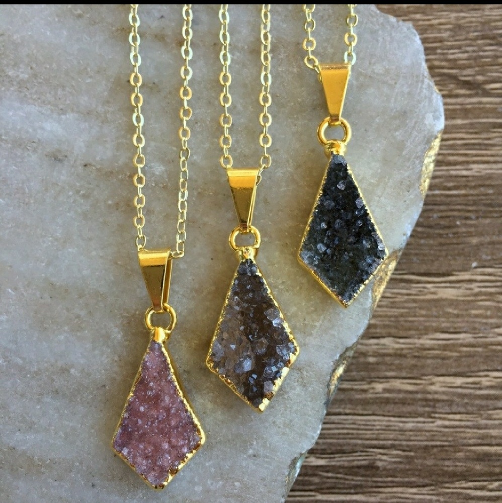 LAST 1 SALE 💟 Petite Natural Druzy Kite Necklace - Picture 3 of 6