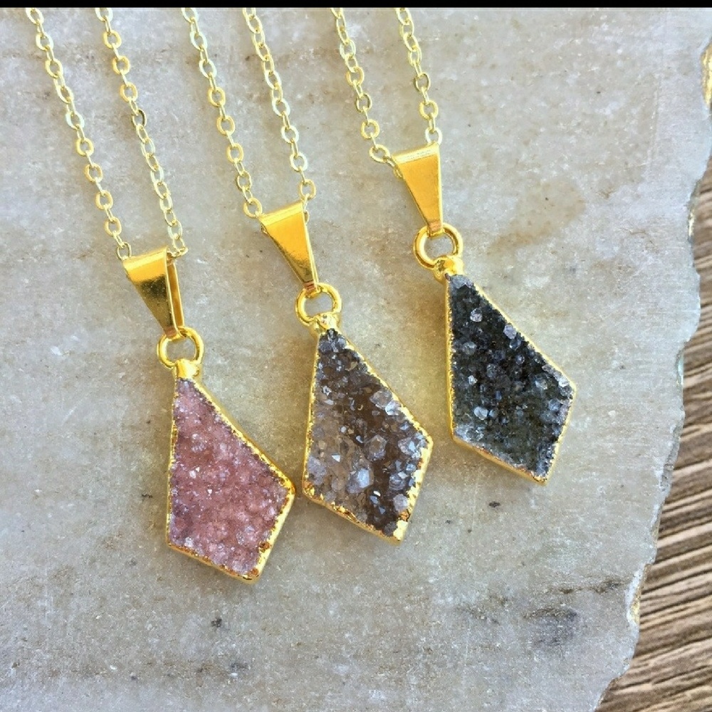 LAST 1 SALE 💟 Petite Natural Druzy Kite Necklace - Picture 4 of 6